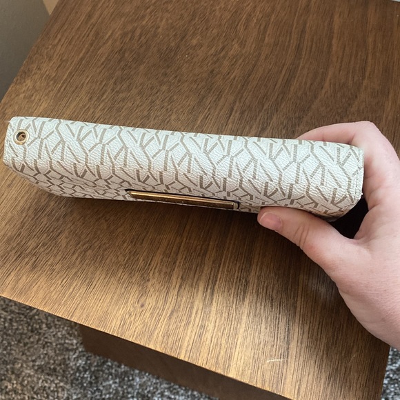 Marc New York EUC Logo Full-Size Wallet, Tan & Gold, Card & Coin Holder - Picture 13 of 13